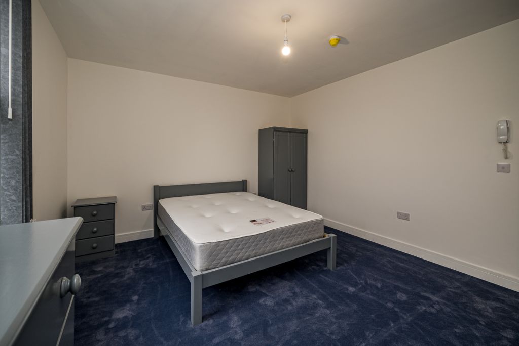 Property photo 2 of 8 18Prioryroad-18