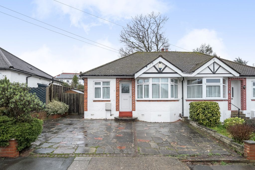 Property photo 1 of 20 1403779-18-697891...