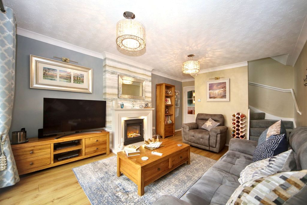 Property photo 2 of 23