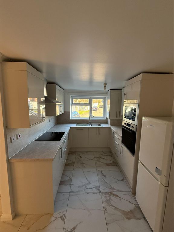 Property photo 2 of 12 Photo 1