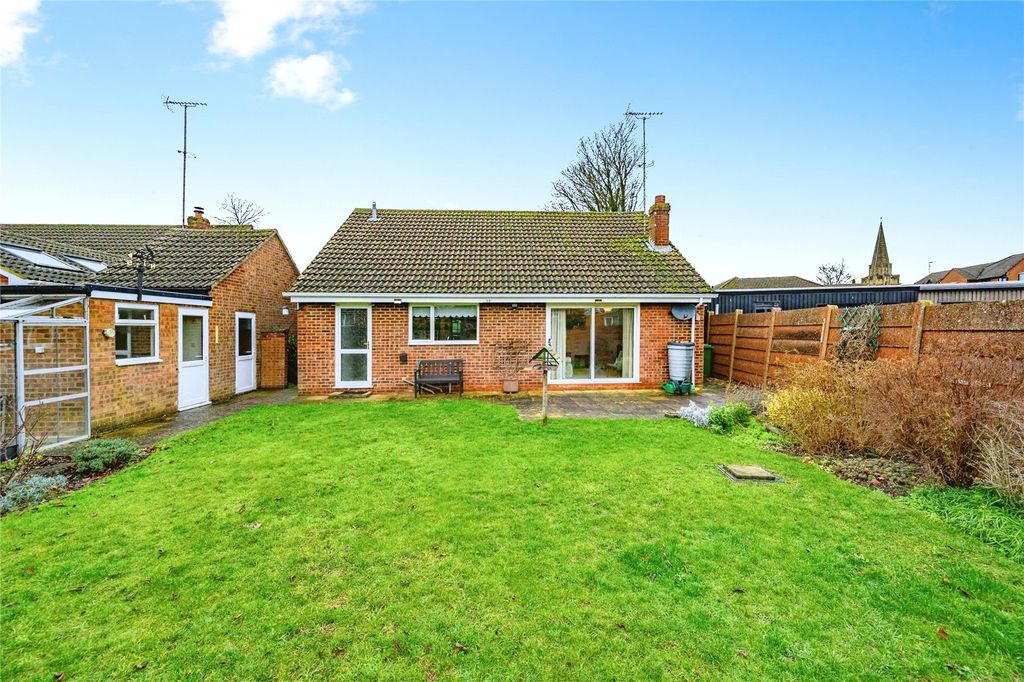 Property photo 3 of 16 Garden