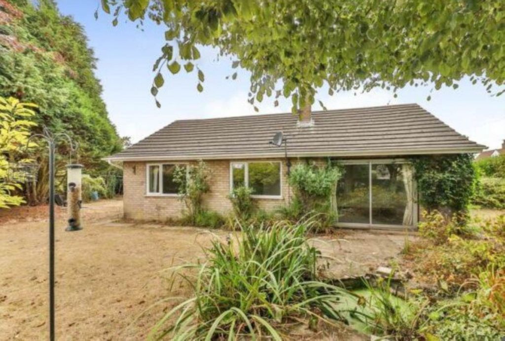 Property photo 1 of 8