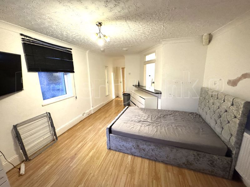 Property photo 3 of 13 Photo 10