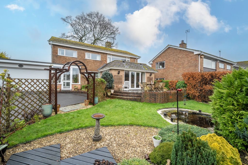 Property photo 2 of 35