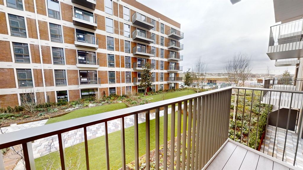 Property photo 1 of 15 Silkstream-The-Hyde-Colindale-12162024_154148.Jpg