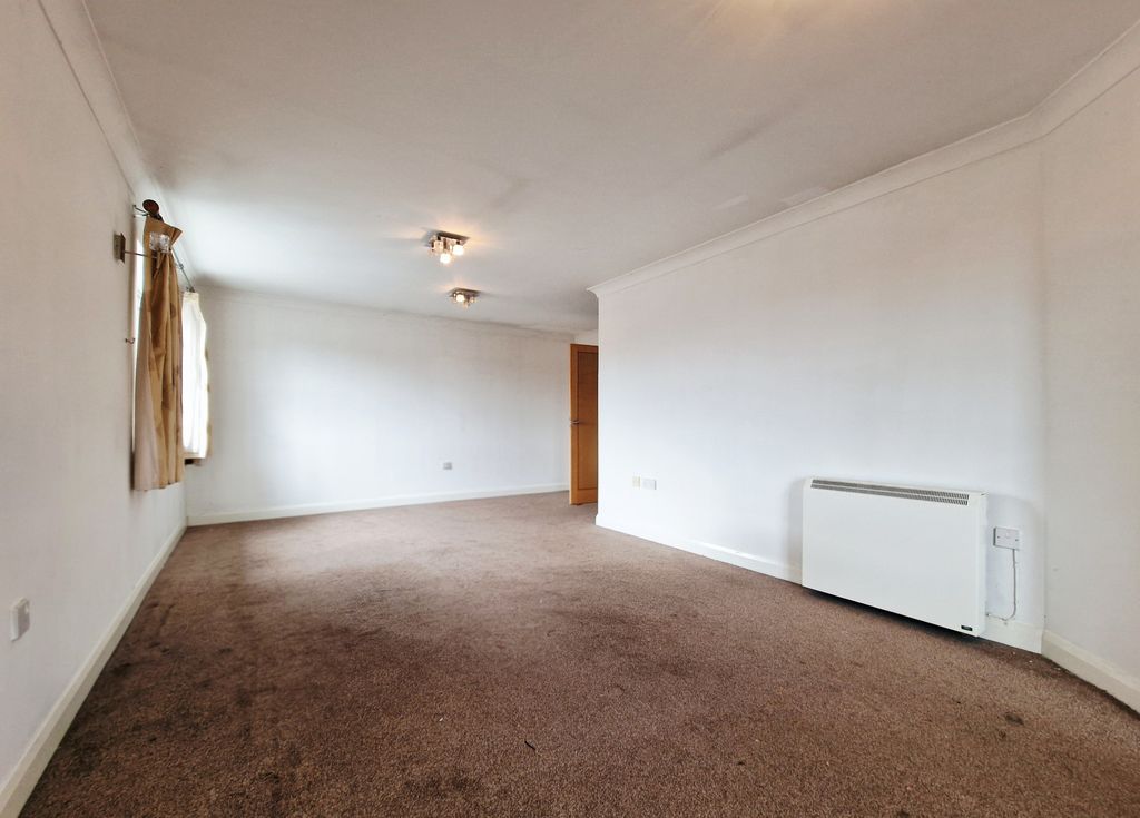 Property photo 2 of 6