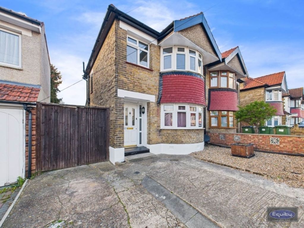 Property photo 3 of 18 External