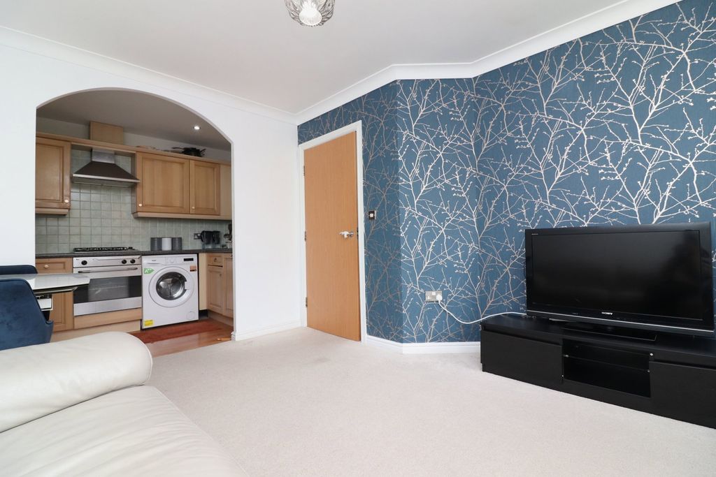 Property photo 2 of 18