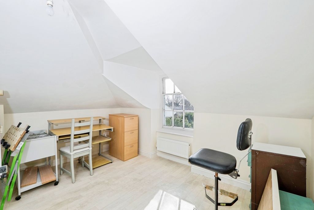 Additional image 9 of 3 bed flat for saleAlverton Road, Penzance, Cornwall TR18