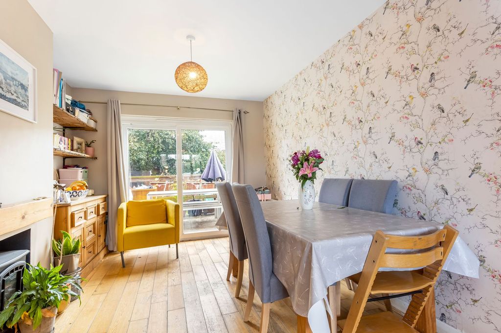 Property photo 3 of 21