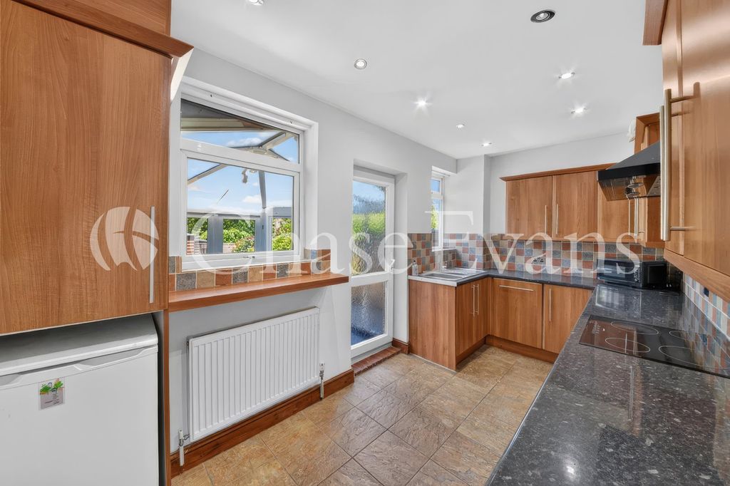 Property photo 3 of 13 Kitchen