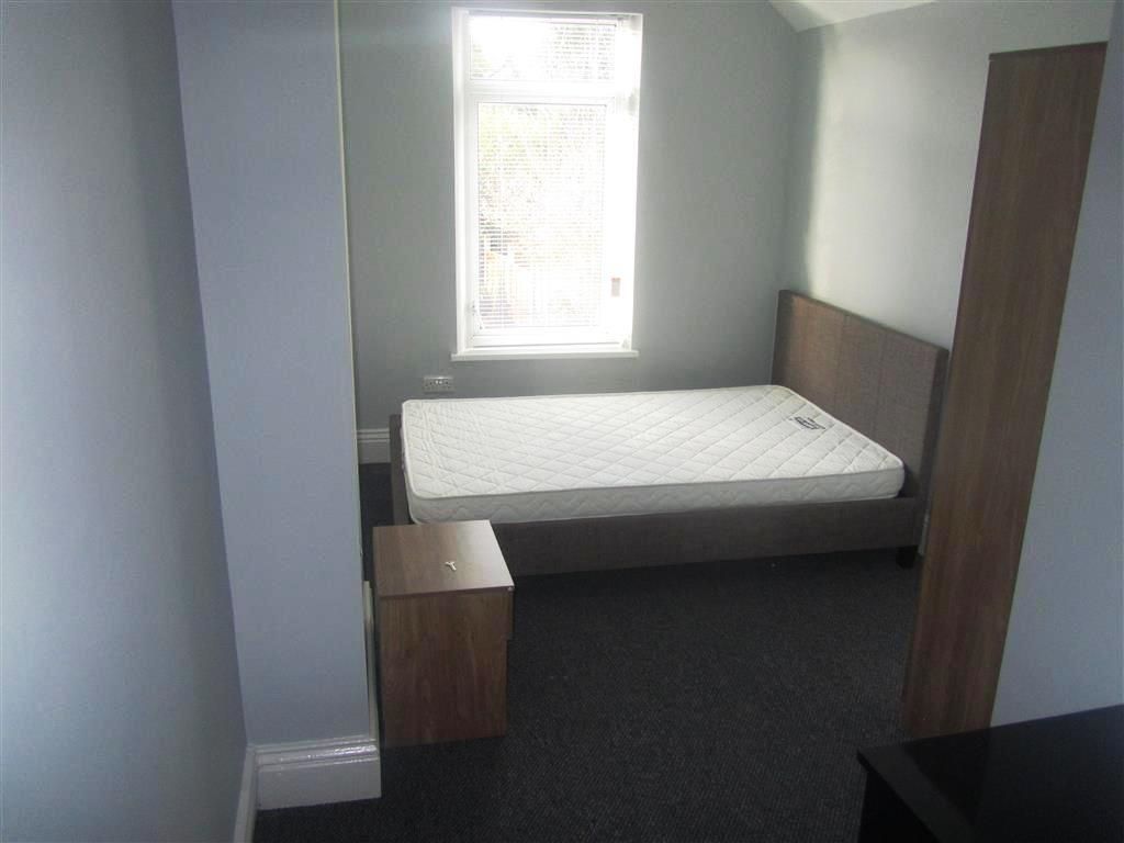 Property photo 2 of 4 Bedroom