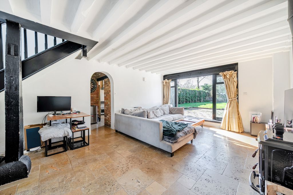 Property photo 3 of 18