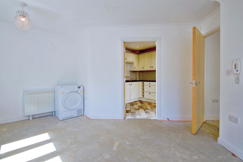 Property photo 2 of 11