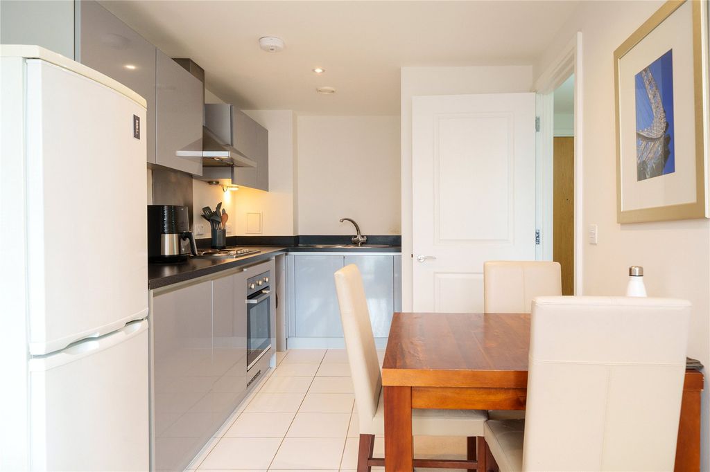 Property photo 3 of 9 Kitchen/Dining