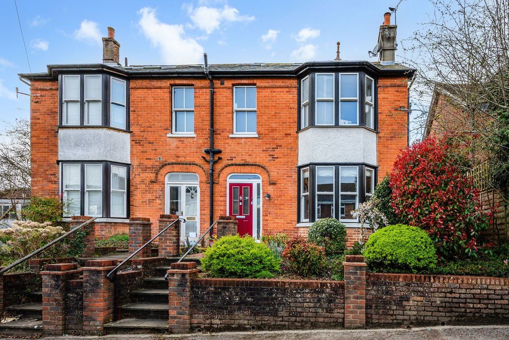 Property photo 1 of 20