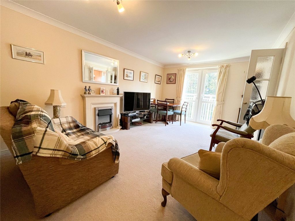 Property photo 2 of 15 Lounge Diner