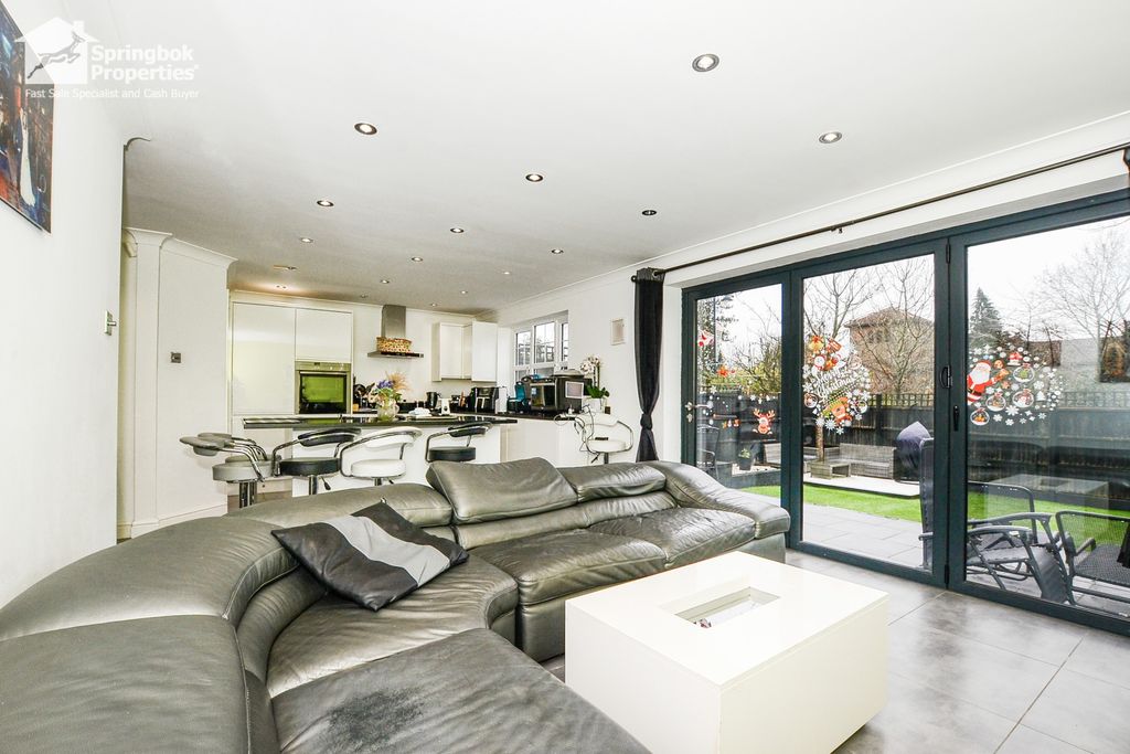 Property photo 3 of 14 Image 3