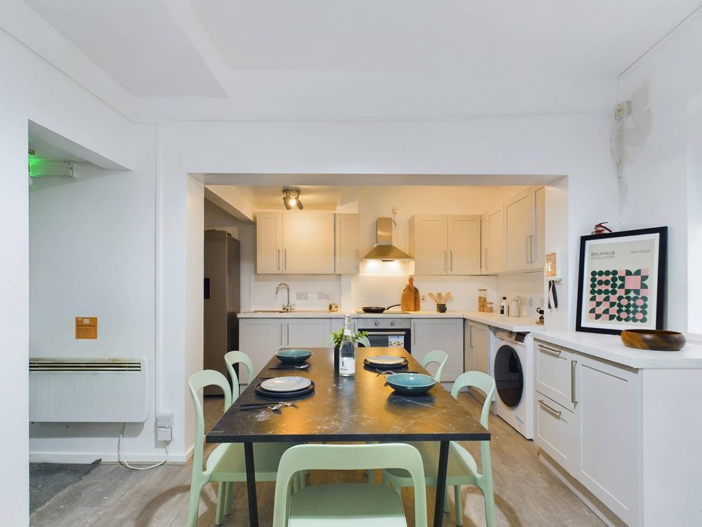 Property photo 3 of 7 Bright, Modern Open-Plan Kitchen And Dining Area W...