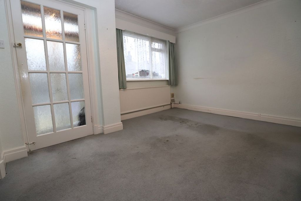 Property photo 2 of 26