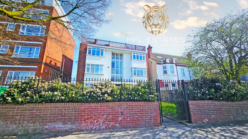 Property photo 3 of 13