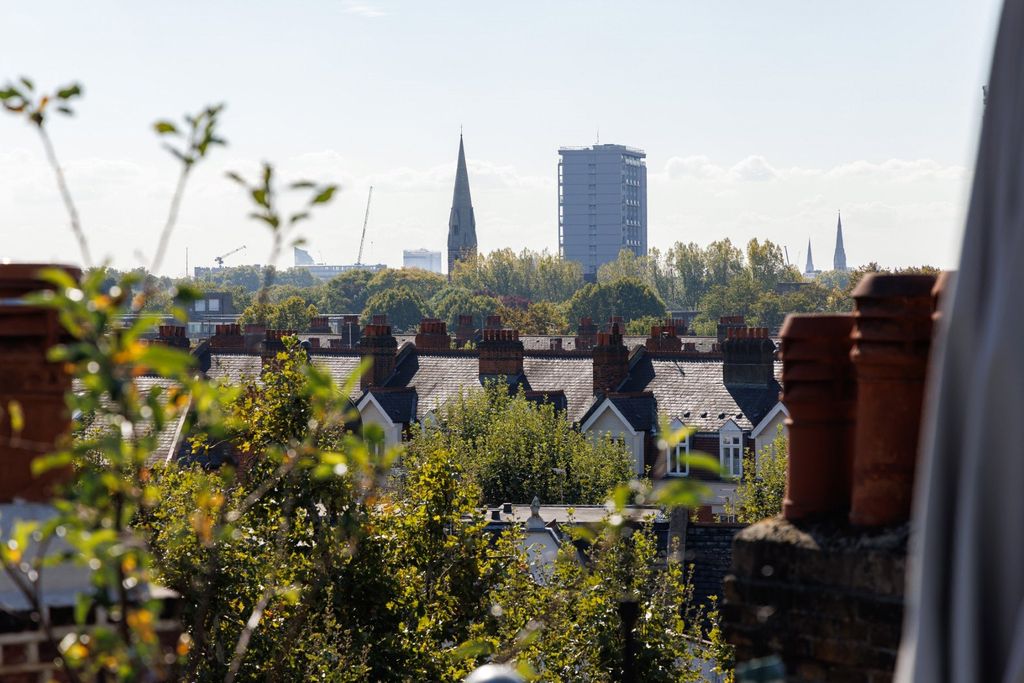 Property photo 1 of 19 Picture No. 08