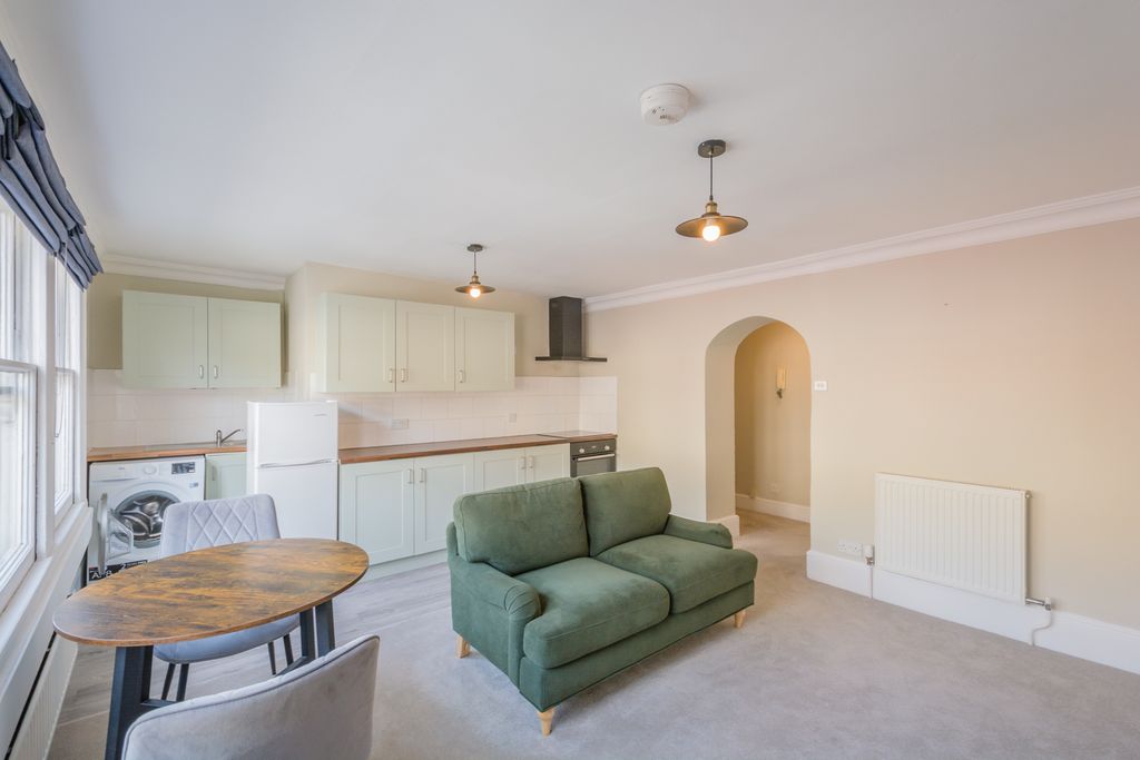 Property photo 3 of 12 10 Widcombe Parade - First Floor Flat - Photos-3