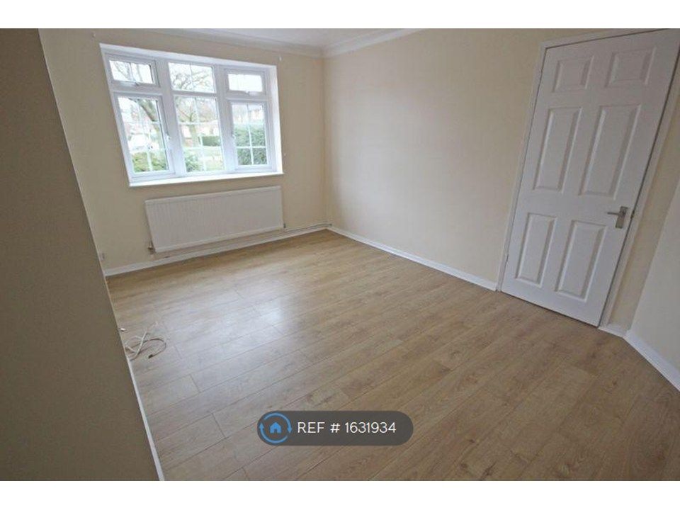 Property photo 2 of 12 Living Room