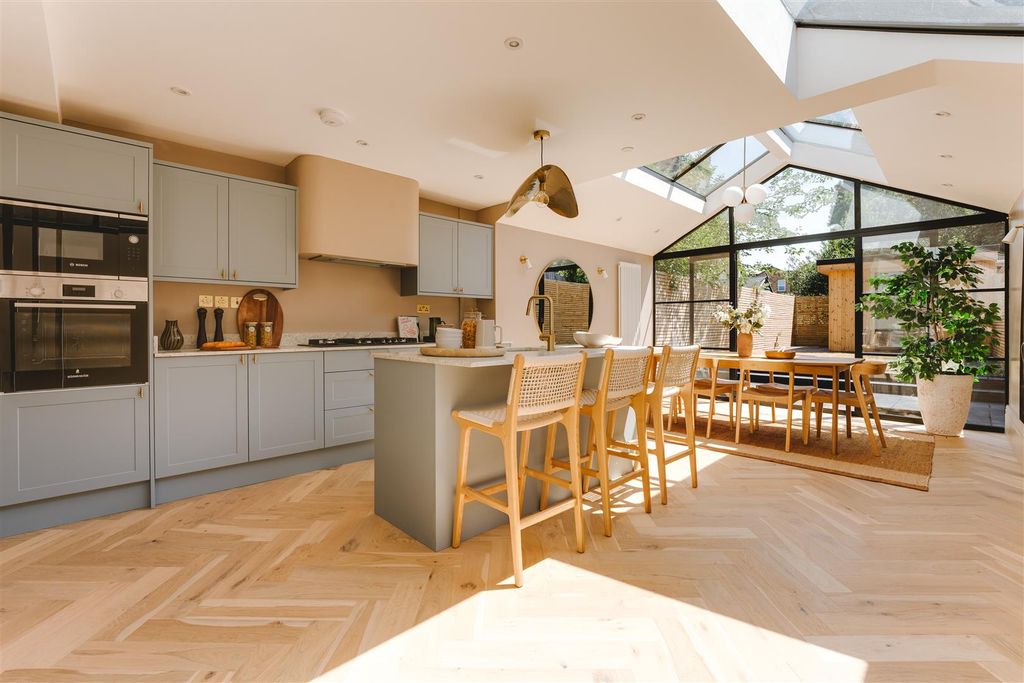 Property photo 3 of 60 Mayola Road-23.Jpg