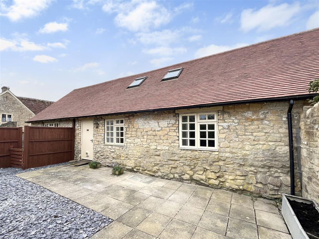 Property photo 1 of 11 Rear Aspect