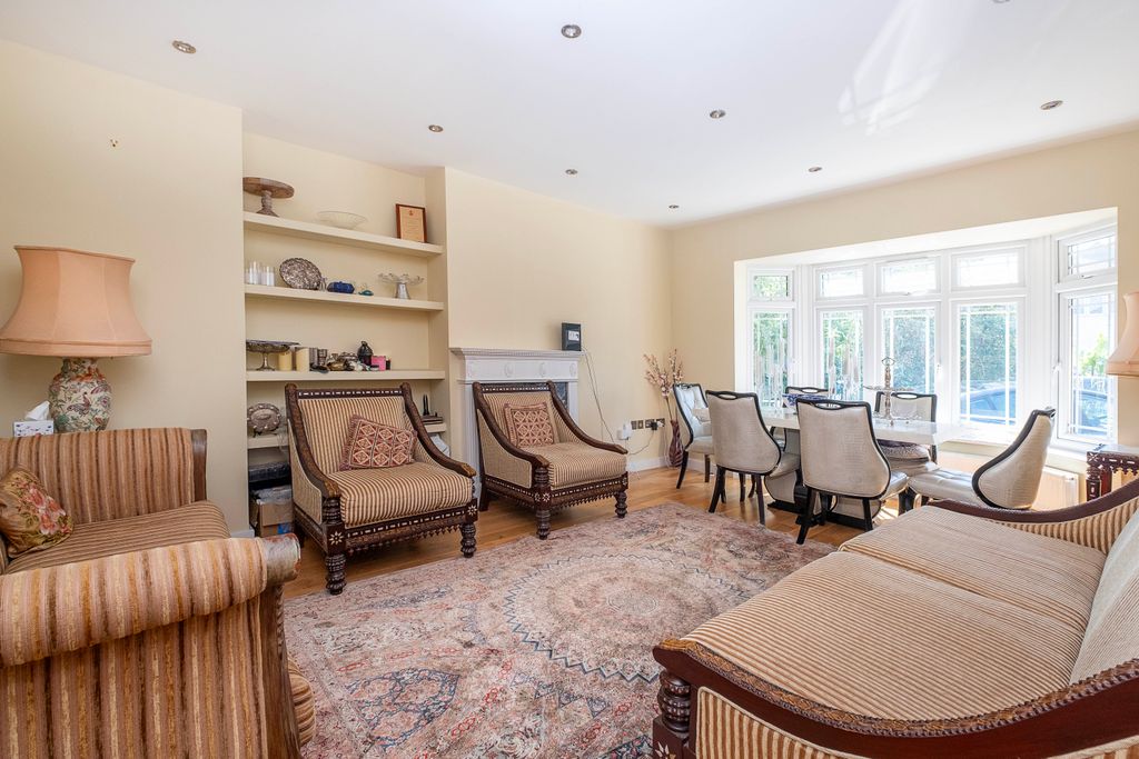 Property photo 3 of 19
