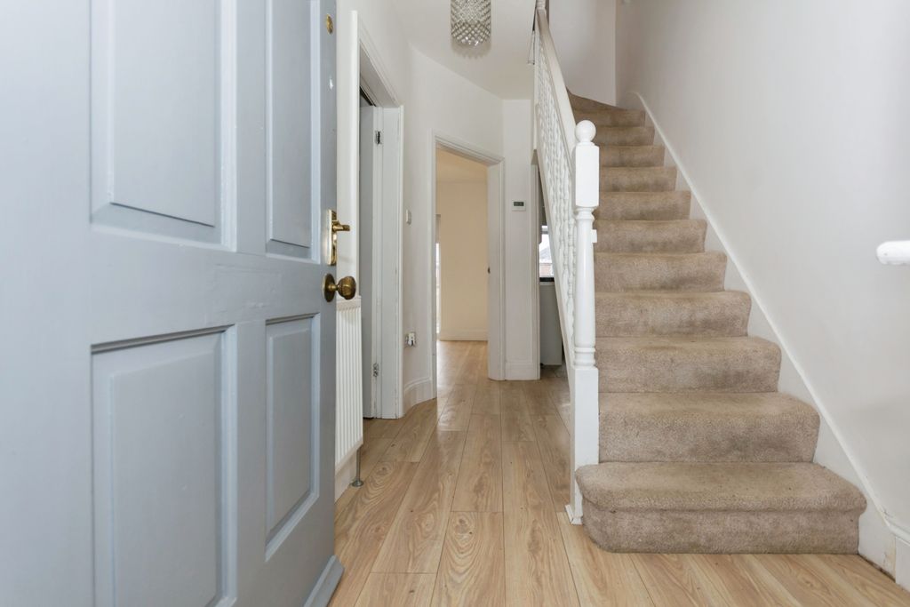 Property photo 2 of 17 Photography