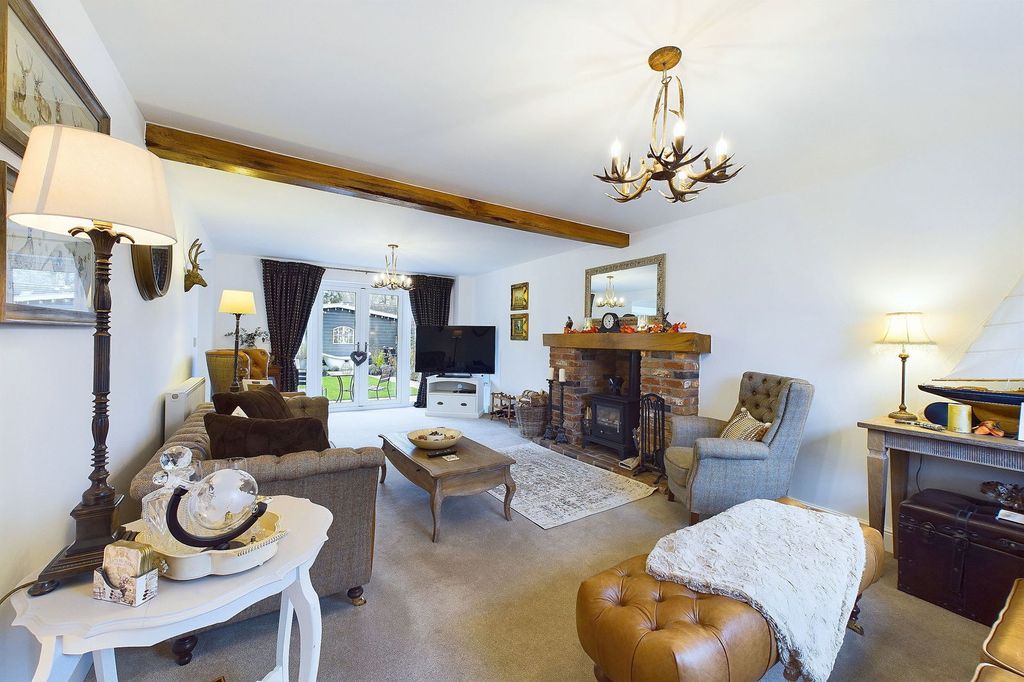 Property photo 2 of 33