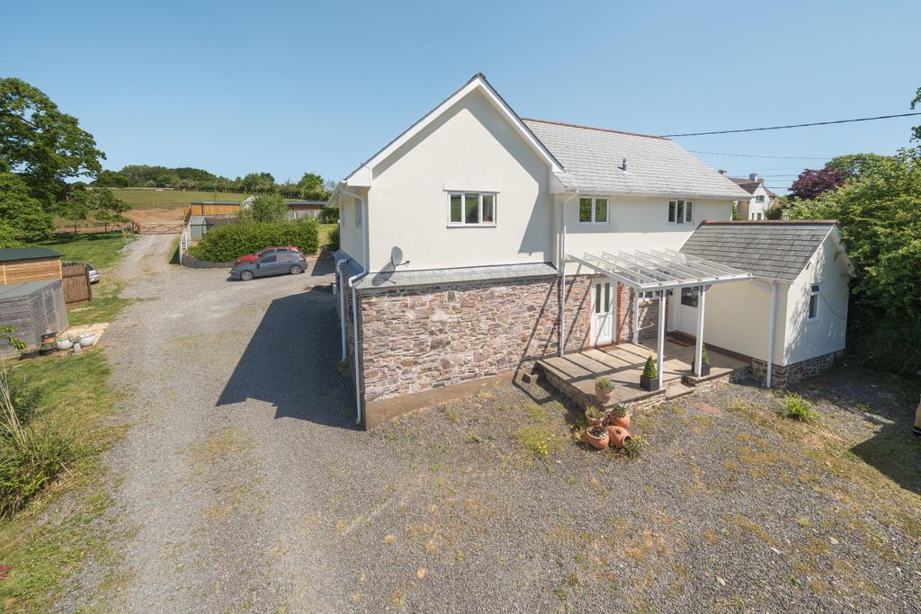 Property photo 1 of 29