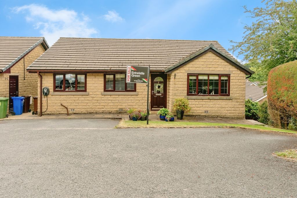 Property photo 1 of 17 Photo