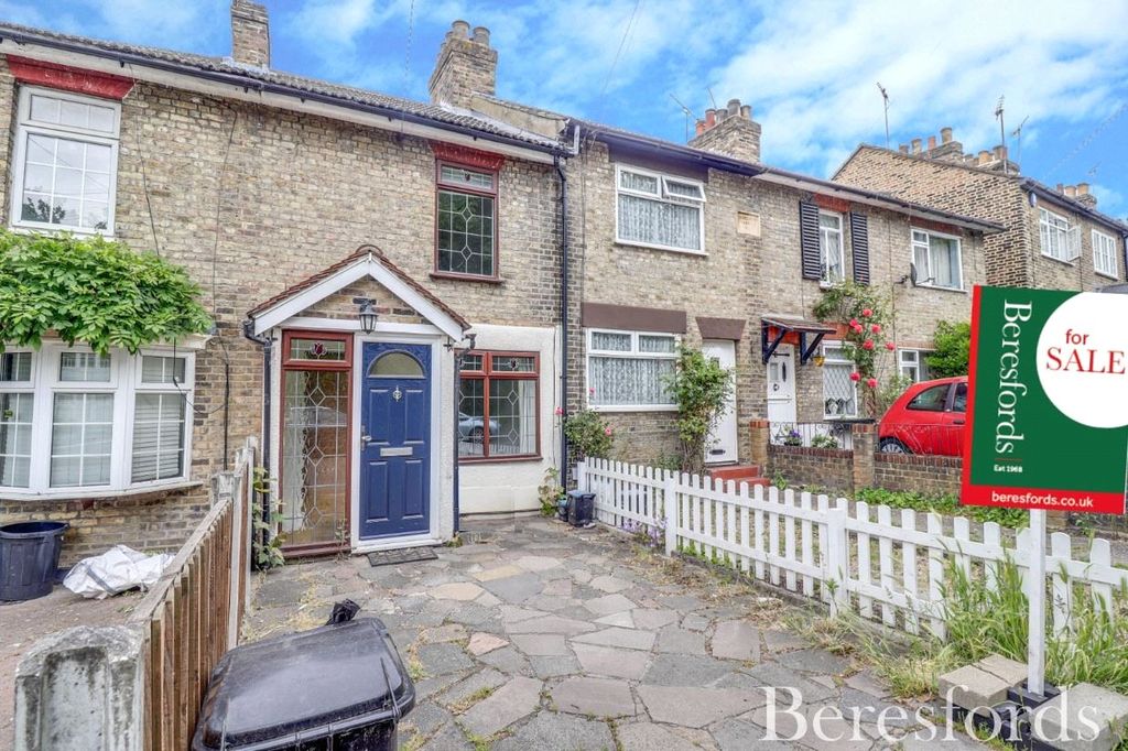 Property photo 1 of 21 Front