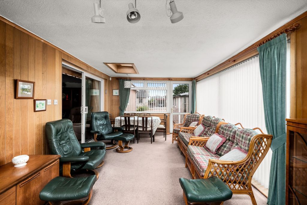 Property photo 3 of 21