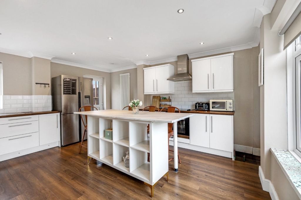 Property photo 3 of 17 5007395