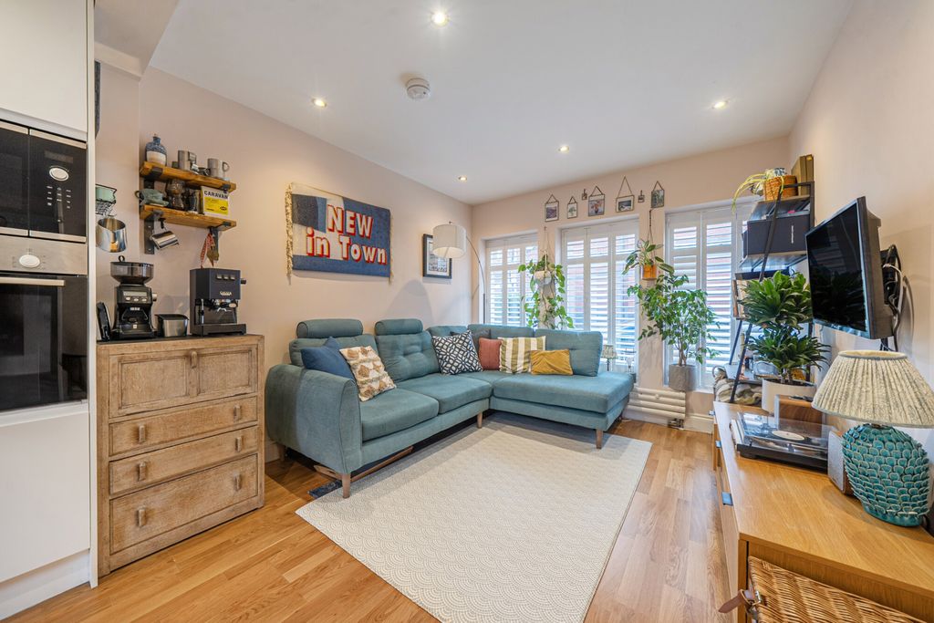 Property photo 2 of 20 Reception