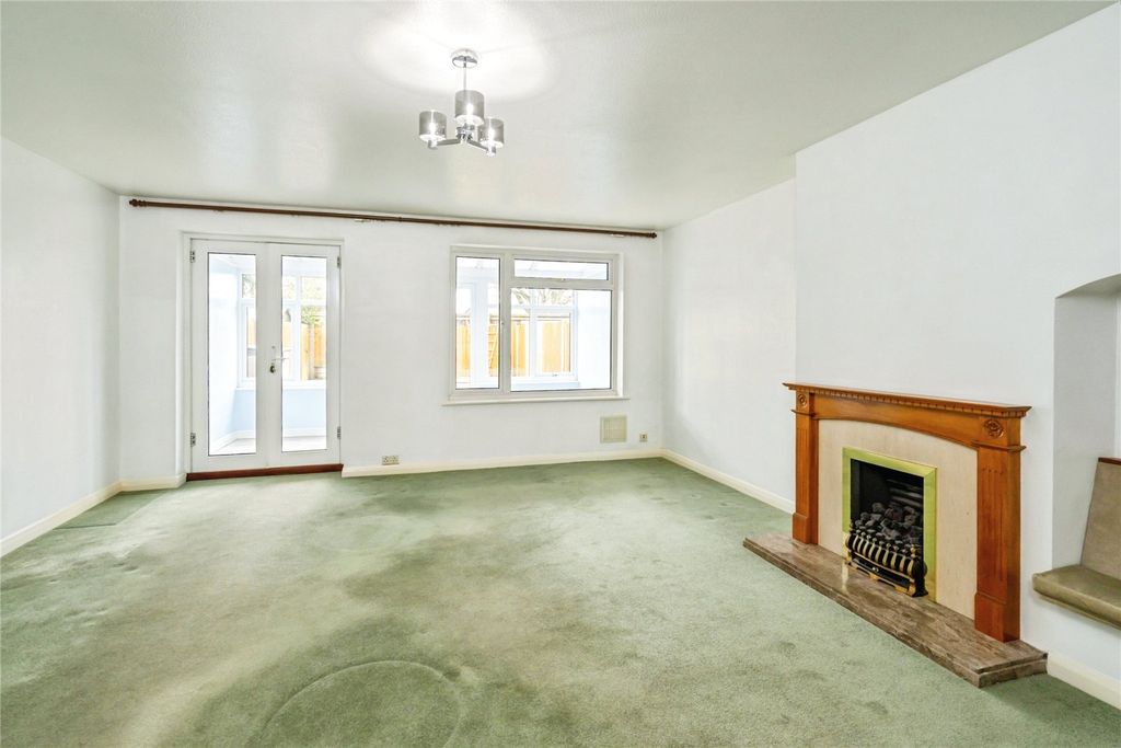 Property photo 3 of 22 Picture No. 02