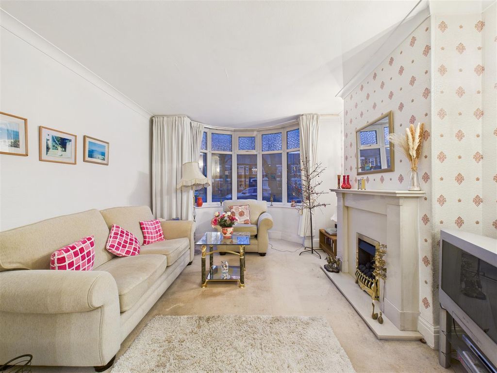 Property photo 2 of 11 Cam05193G0-Pr0096-Still001.Jpg