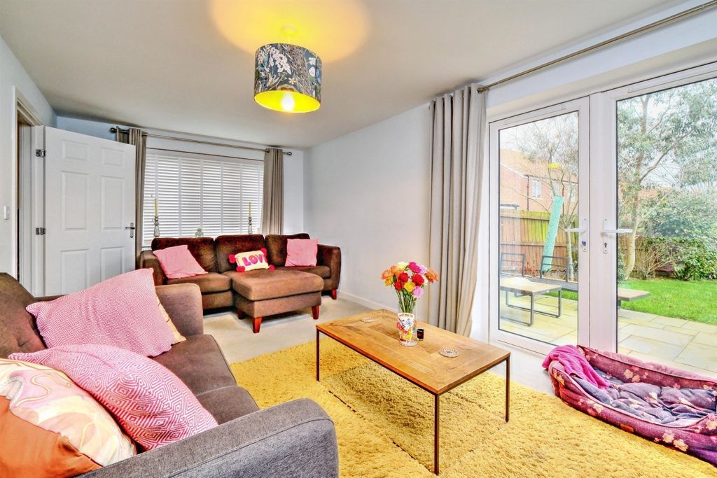 Property photo 2 of 17