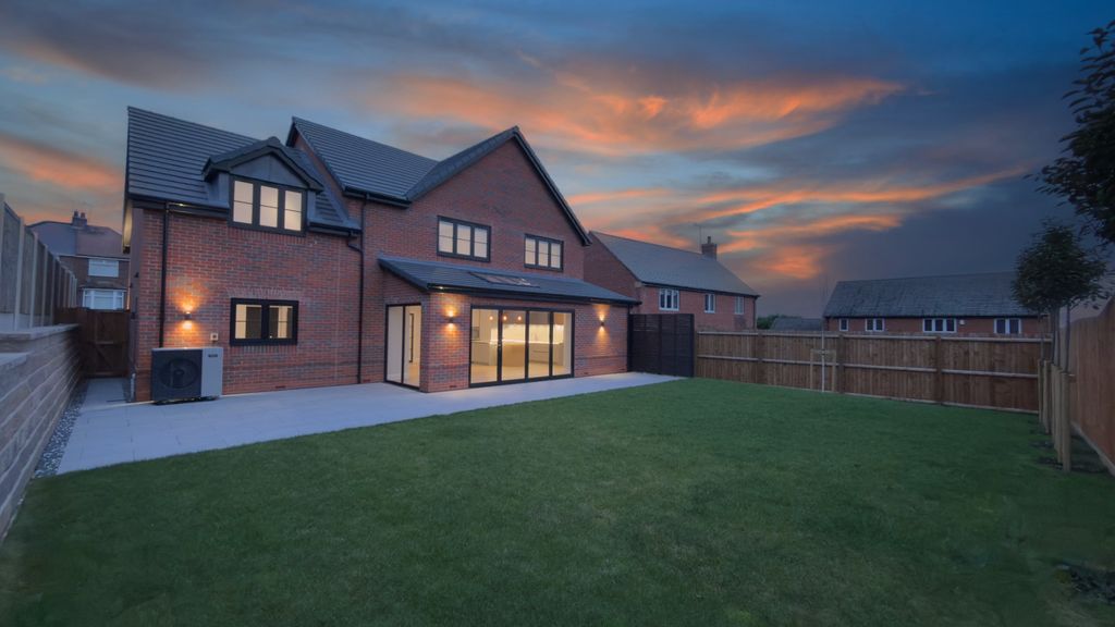 Property photo 2 of 42 3826407