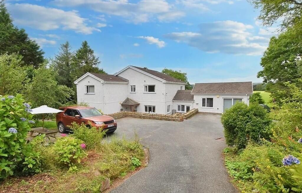 Property photo 1 of 22 Front View
