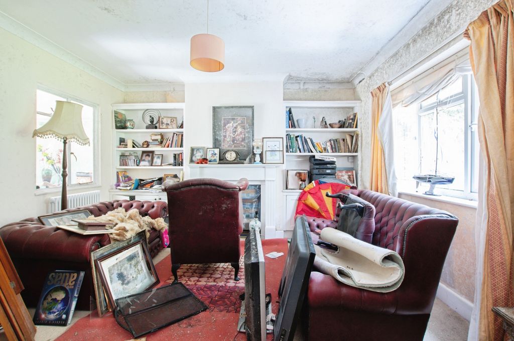 Property photo 2 of 19