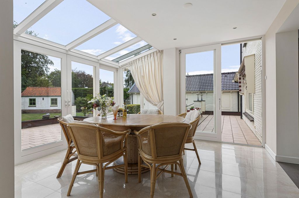 Property photo 3 of 58