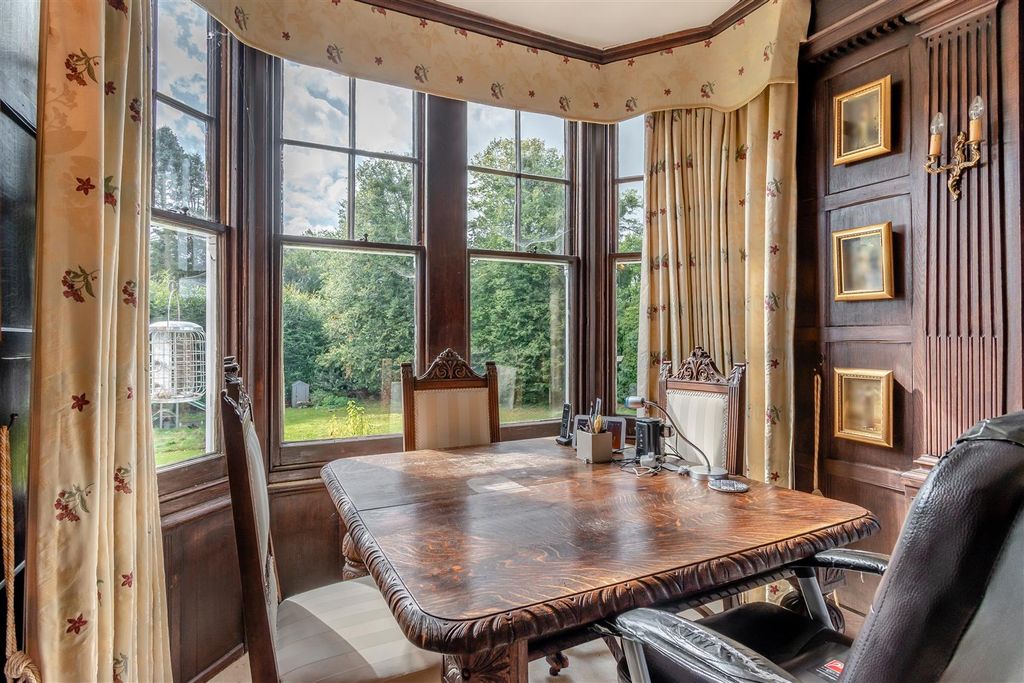 Property photo 3 of 15 Dining Area