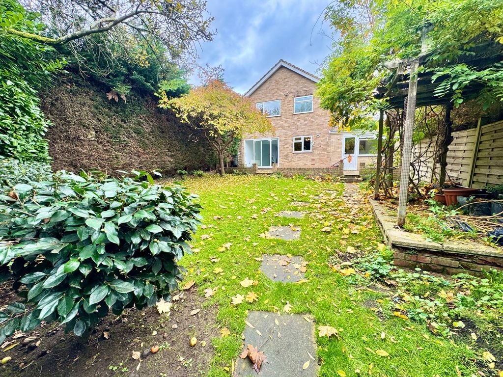 Property photo 2 of 14 3985742