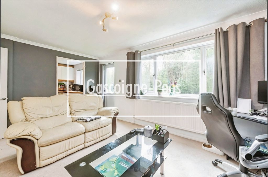 Property photo 2 of 6