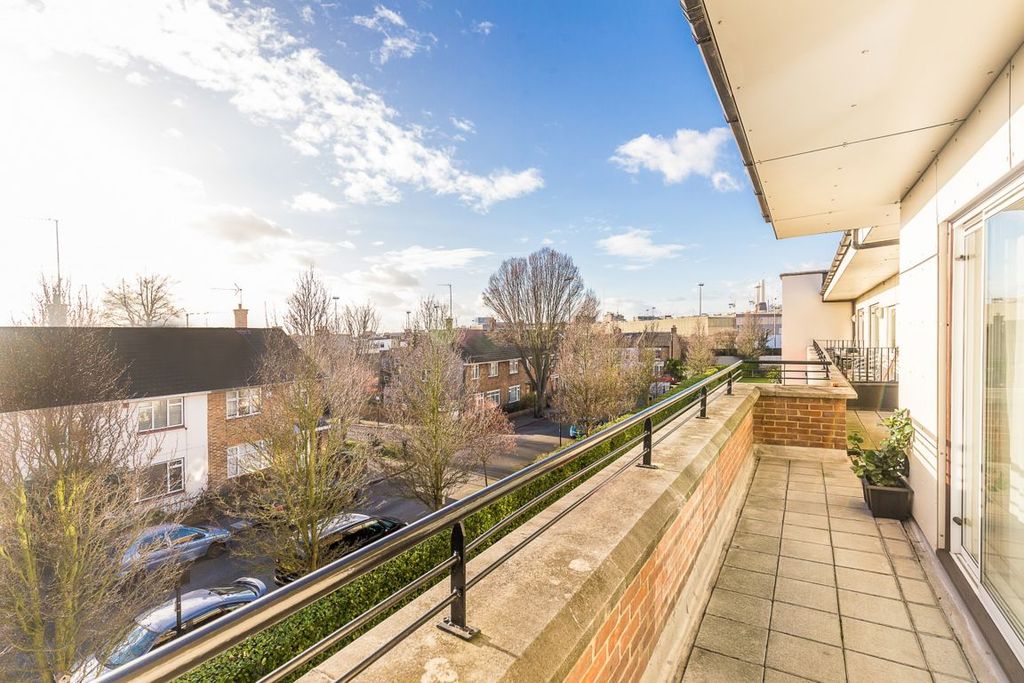 Property photo 3 of 8